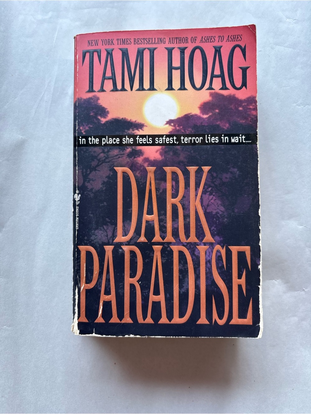 Dark Paradise by Tami Hoag